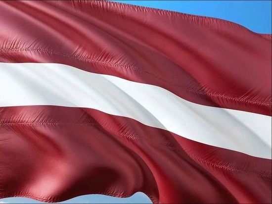 В Латвии устроили демонстрацию за снос советских памятников