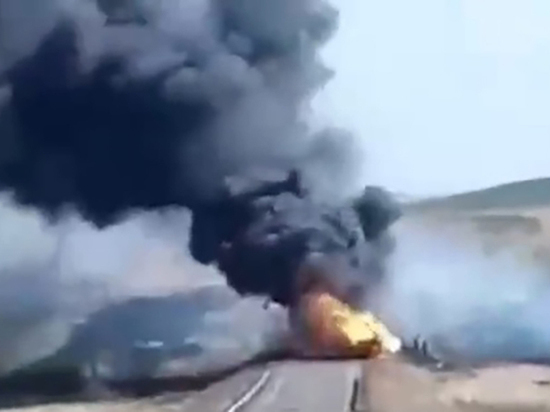 «КамАЗ» с газовыми баллонами загорелся на дороге возле Нерчинска