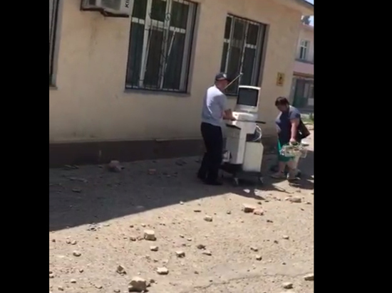 Появилось видео из роддома в Шымкенте после взрыва