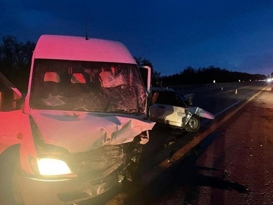 На трассе М-4-Дон в аварии погиб 39-летний водитель легковушки