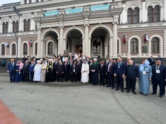 Темрезов с делегацией КЧР участвует в саммите «Россия – Исламский мир»