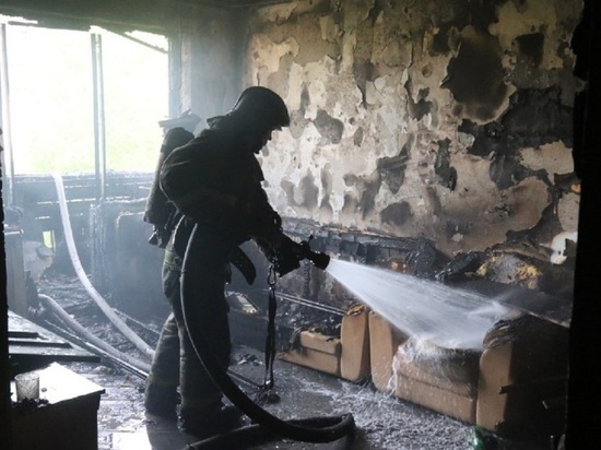 В центре Барнаула произошел пожар в пятиэтажном доме