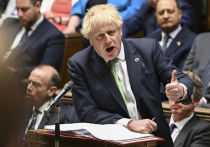 Британский премьер-министр Борис Джонсон, находясь в эпицентре так называемого «патигейта» и в связи с этим — под угрозой отстранения от власти, — готов на беспрецедентные кадровые перестановки