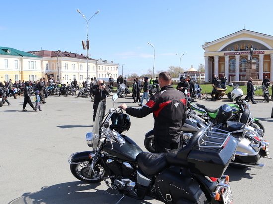 Появилось видео массового заезда байкеров в Петрозаводске