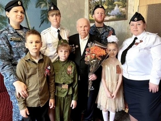 Судебные приставы из Черноморского района выразили слова благодарности ветеранам-фронтовикам