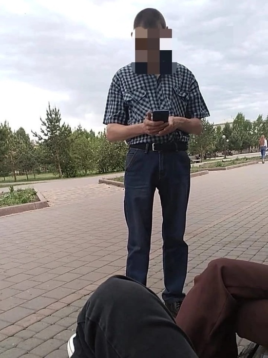 Житель кузбасского города преследует несовершеннолетних девушек после отказа познакомиться