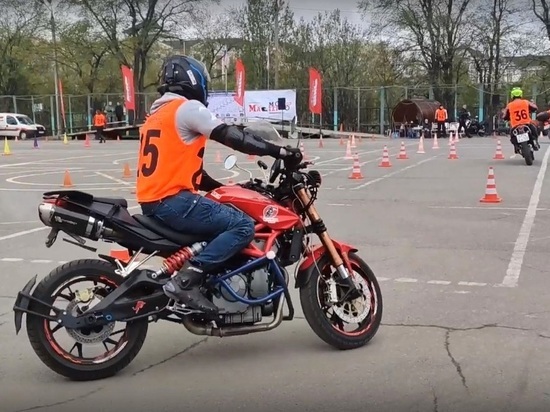 30 мотоциклистов приняли участие в мотоджимхане в Вологде