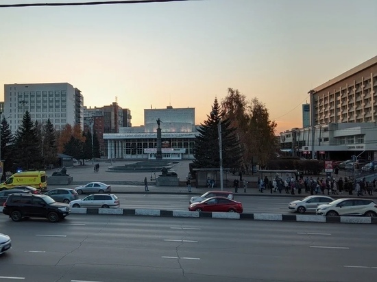 В Красноярске на Театральной площади проведут перепланировку недостроенной гостиницы