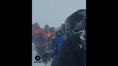 Челябинские туристы едва не погибли на вершине Эльбруса: кадры спасения