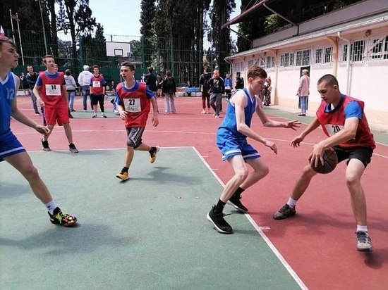 Студенты сыграли в баскетбол в рамках сочинской Универсиады