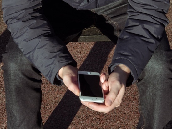 Полицейские Элисты раскрыли кражу мобильного телефона