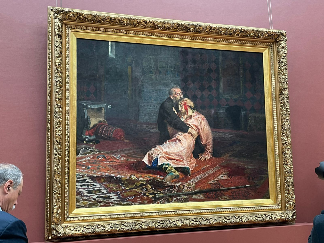 Реставраторы показали восстановленную картину Репина "Иван Грозный и сын его Иван"