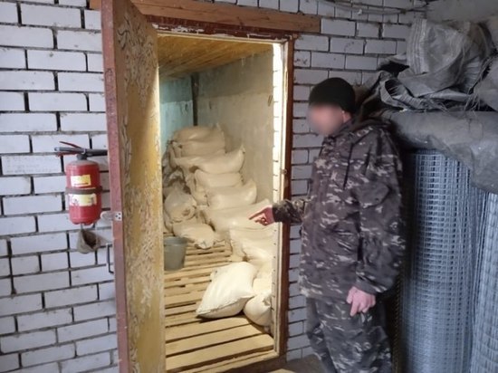 В Астрахани похитили крупную партию комбикорма