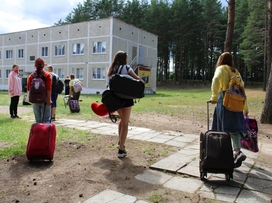 Прокурор защитил желающих отдохнуть в детском лагере великолучан