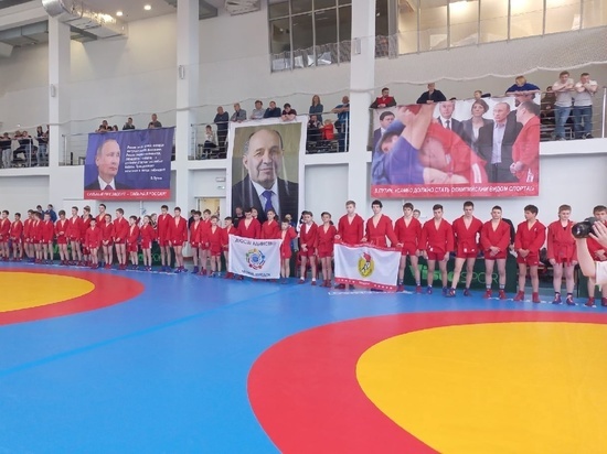 Традиционный турнир по самбо собрал в Петрозаводске 200 спортсменов