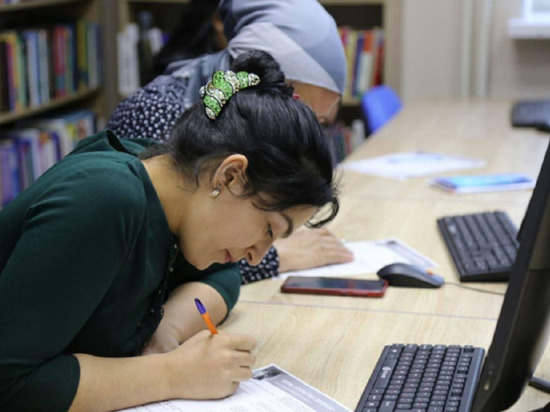 В библиотеке Тарко-Сале иностранцам помогут адаптироваться к новой жизни