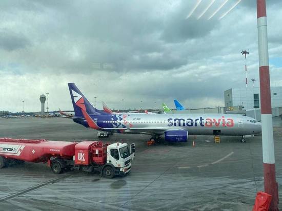 Самолет из Самары в Петербург развернули в небе из-за больного пассажира