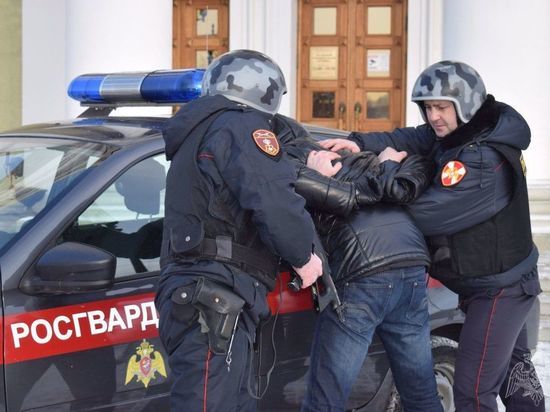 В Кирове группа задержания Росгвардии выехала в кафе на улице Красина