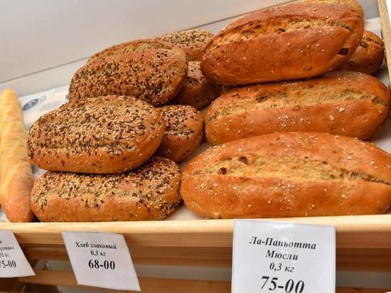 Хлеб вернулся: в Острове возобновили производство по местной рецептуре