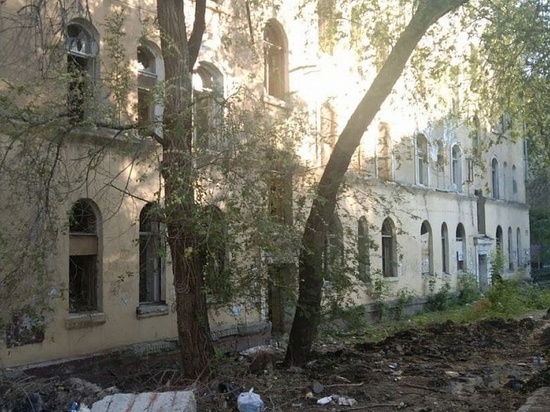 В Саратове произошел редчайший случай - отданную под слом "сталинку" решили возродить