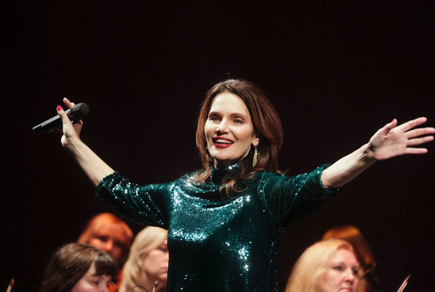 Концерт нины шацкой в москве в 2021. Концерт шацкой в москве. Нина шацкая концерт. Нинель шацкая певица. Нина певица 2023.