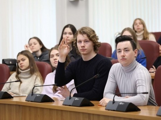Студентов и педагогов Финансового университета при Правительстве Российской Федерации тепло приняли в городе корабелов