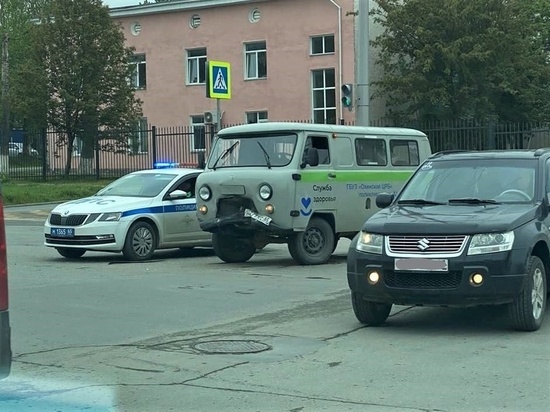 Автомобиль Охинской ЦРБ попал в ДТП в Южно-Сахалинске