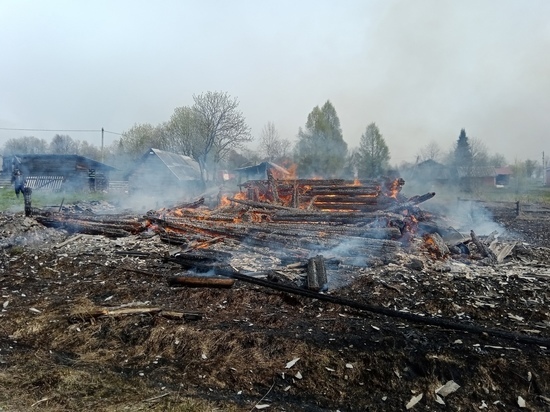 Дотла выгорел жилой дом в Бабушкинском районе