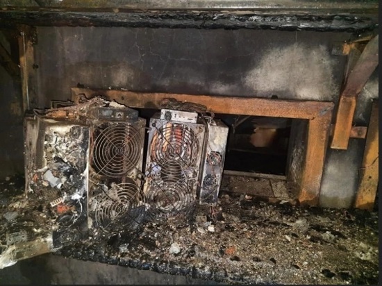 В ангарском СНТ «Строитель-1» сгорел гараж с майнинговым оборудованием