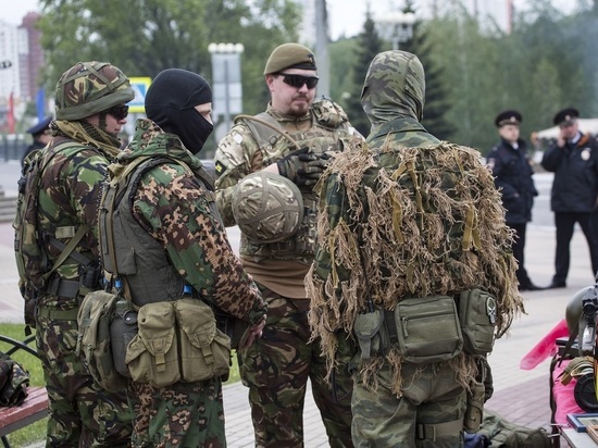 Politico: власти США собирают данные о добровольцах, уехавших на Украину