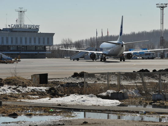 Самолет подал сигнал тревоги при посадке в Петербурге