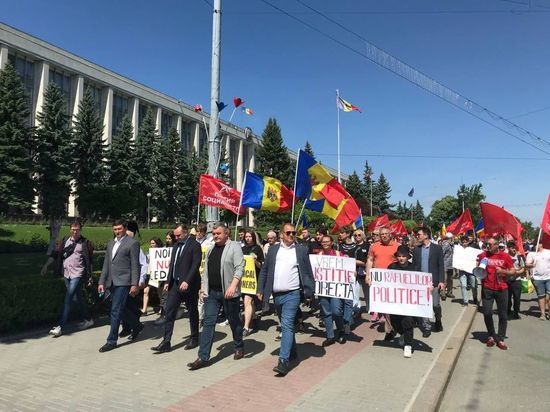 В Кишиневе прошел марш протеста против диктатуры властей