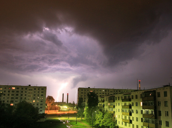 Сильные грозы прогнозируют в Псковской области 26 мая