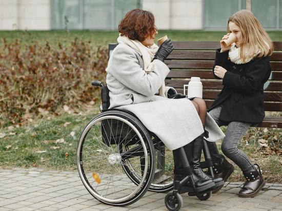 Для жителей Карелии, имеющих инвалидность, приобрели 420 кресел-колясок