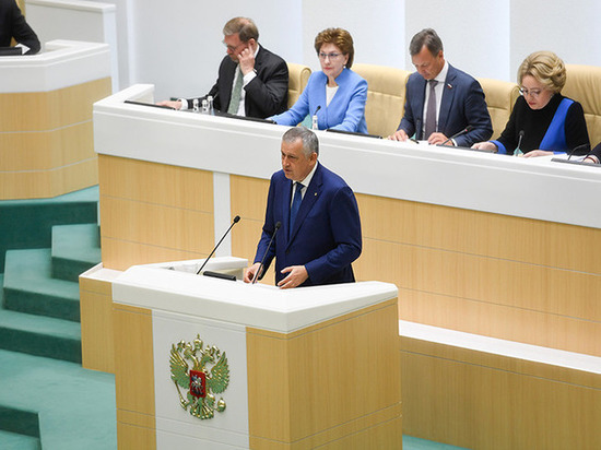 Матвиенко выразила благодарность губернатору Ленобласти за помощь жителям ДНР
