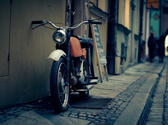 В Подснежниках под Смоленском разбился мотоциклист
