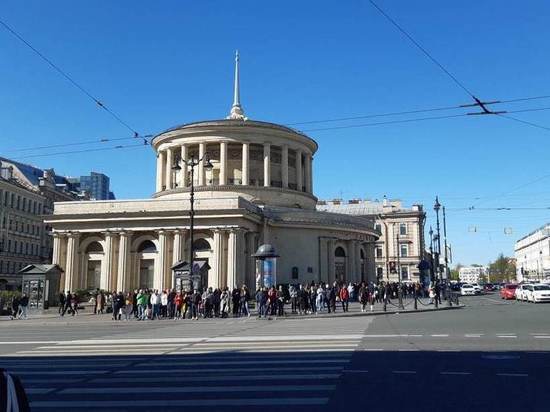 Мероприятия ко Дню города ограничат автомобильное движение в центре Петербурга