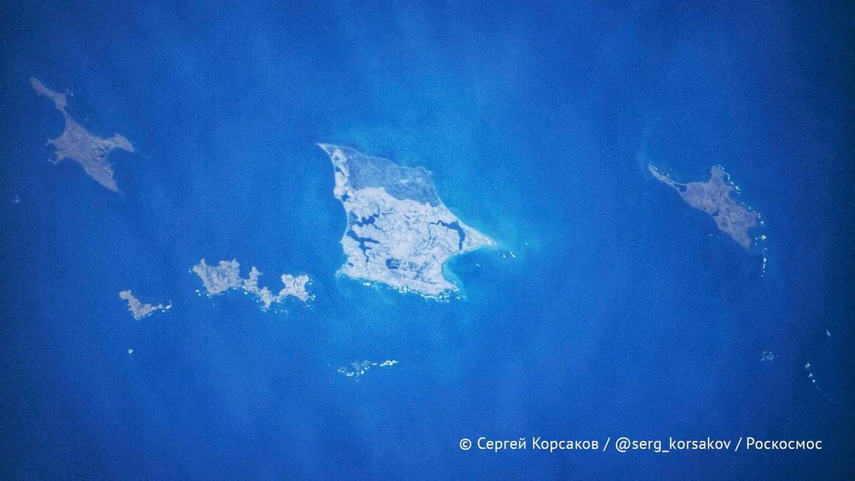Как выглядят Курильские острова из космоса: фото с МКС
