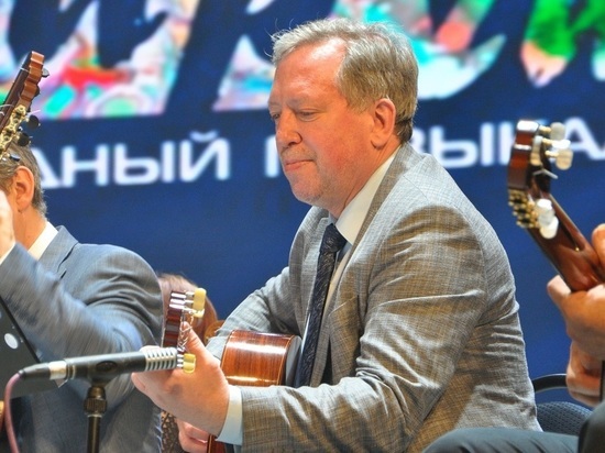 Олег Акимов впервые за 8 лет вышел сыграть на фестивале «Мир гитары» в Калуге