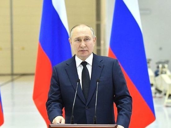  Путин заявил, что переводы средств трудовых мигрантов из России не сокращаются