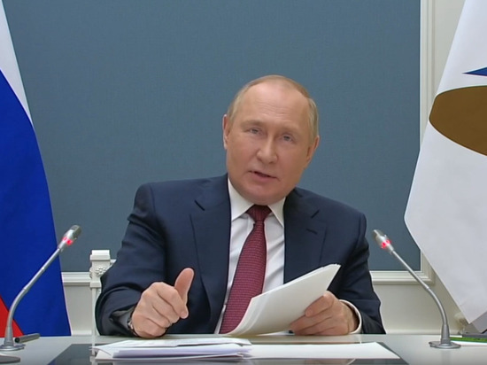 Путин ударил кулаком по столу, назвав США «мировым жандармом»