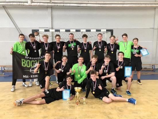 Краснодарские юноши выиграли соревнования по гандболу в Астрахани