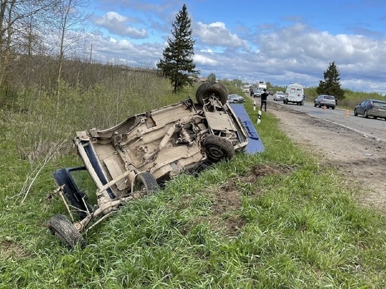 В Ивановской области тяжелые травмы в аварии получили водители "легковушек"