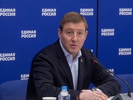 Андрей Турчак поблагодарил губернатора Василия Голубева и председателя ЗС Александра Ищенко за помощь жителям Донбасса