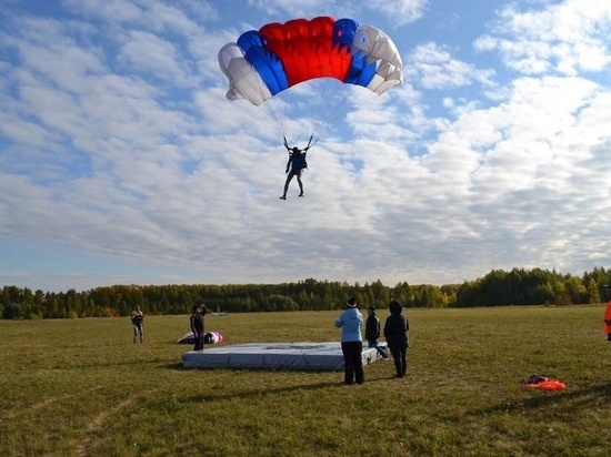 Под Ялуторовском пройдет праздник парашютного спорта