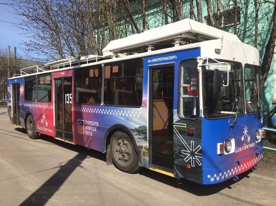 Мурманчан приглашают присоединиться к троллейбусной экскурсии по улицам города