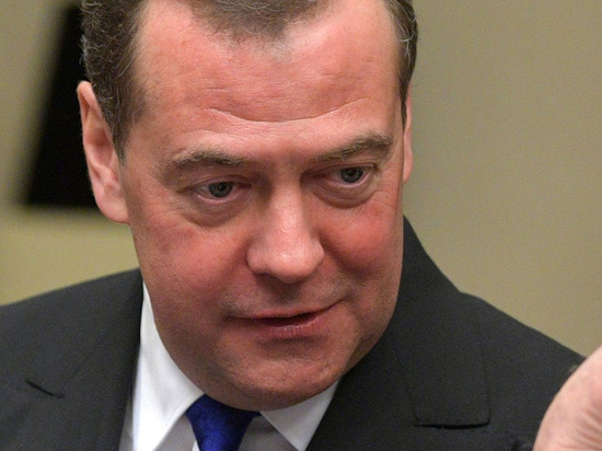 Медведев заявил, что условия Украины "категоричны до идиотизма"