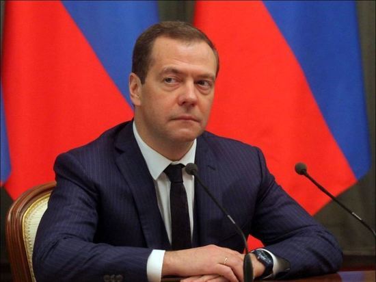 Медведев заявил о выгоде исчезновения Украины для «польско-прусского союза»