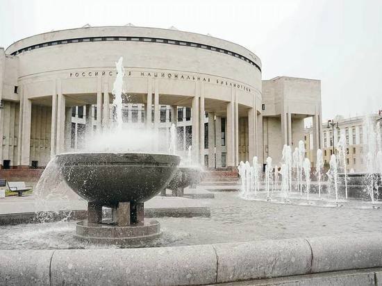 Более 14 тысяч петербуржцев проголосовали за название фонтана у РНБ