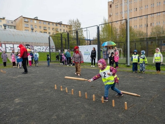 Детсадовцы Петрозаводска посоревновались в карельской игре кюккя